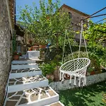 Ferienhaus Gioia Traditional House