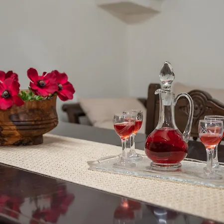 Gioia Traditional House