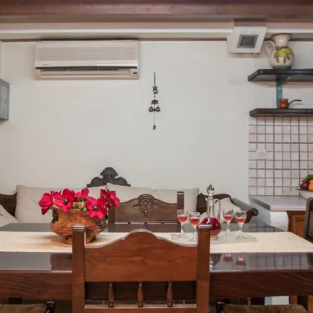 Gioia Traditional House Holiday home
