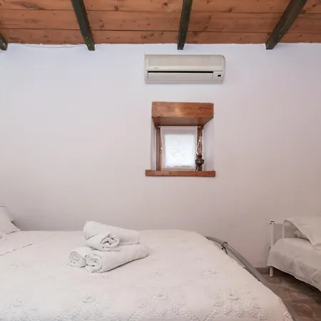 Gioia Traditional House