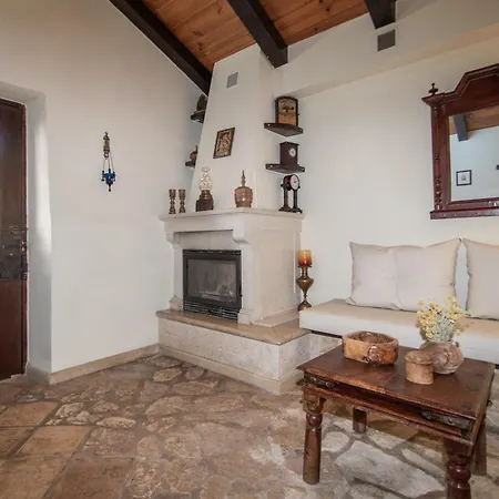 Holiday home Gioia Traditional House