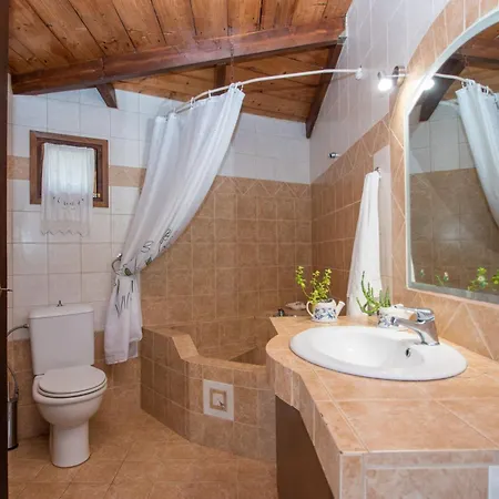 Ferienhaus Gioia Traditional House