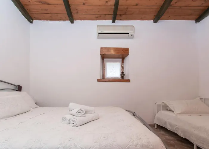Gioia Traditional House