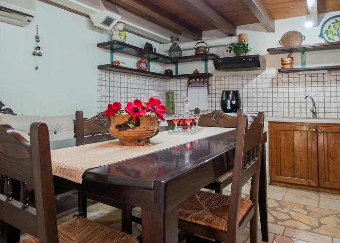 Gioia Traditional House
