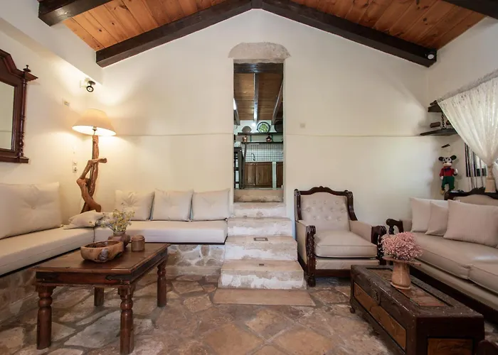 Gioia Traditional House Дом отдыха *