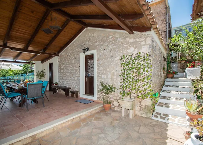 Gioia Traditional House